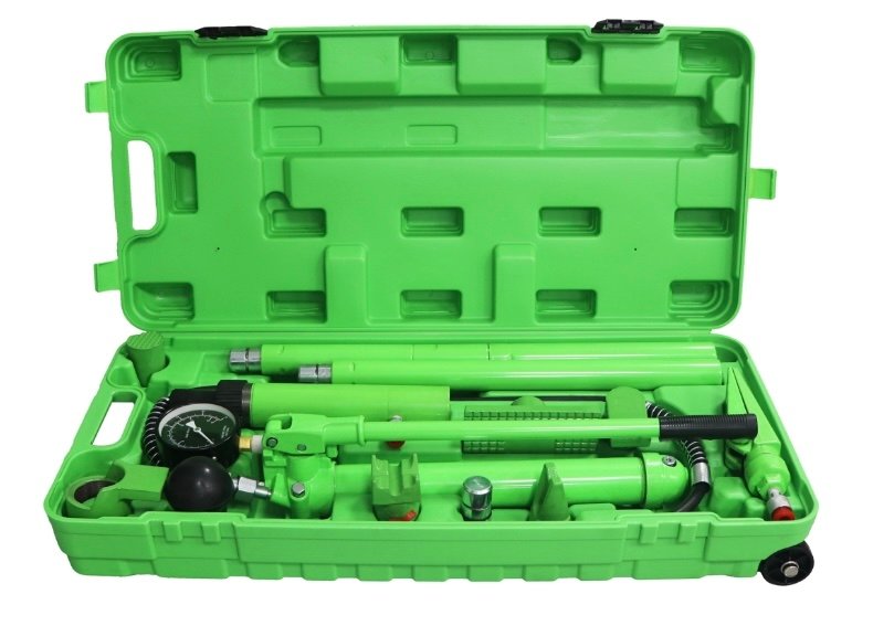 10 TONŲ HIDRAULINIS NEŠIOJAMAS KOMPLEKTAS SU PRIEDAIS DS1834